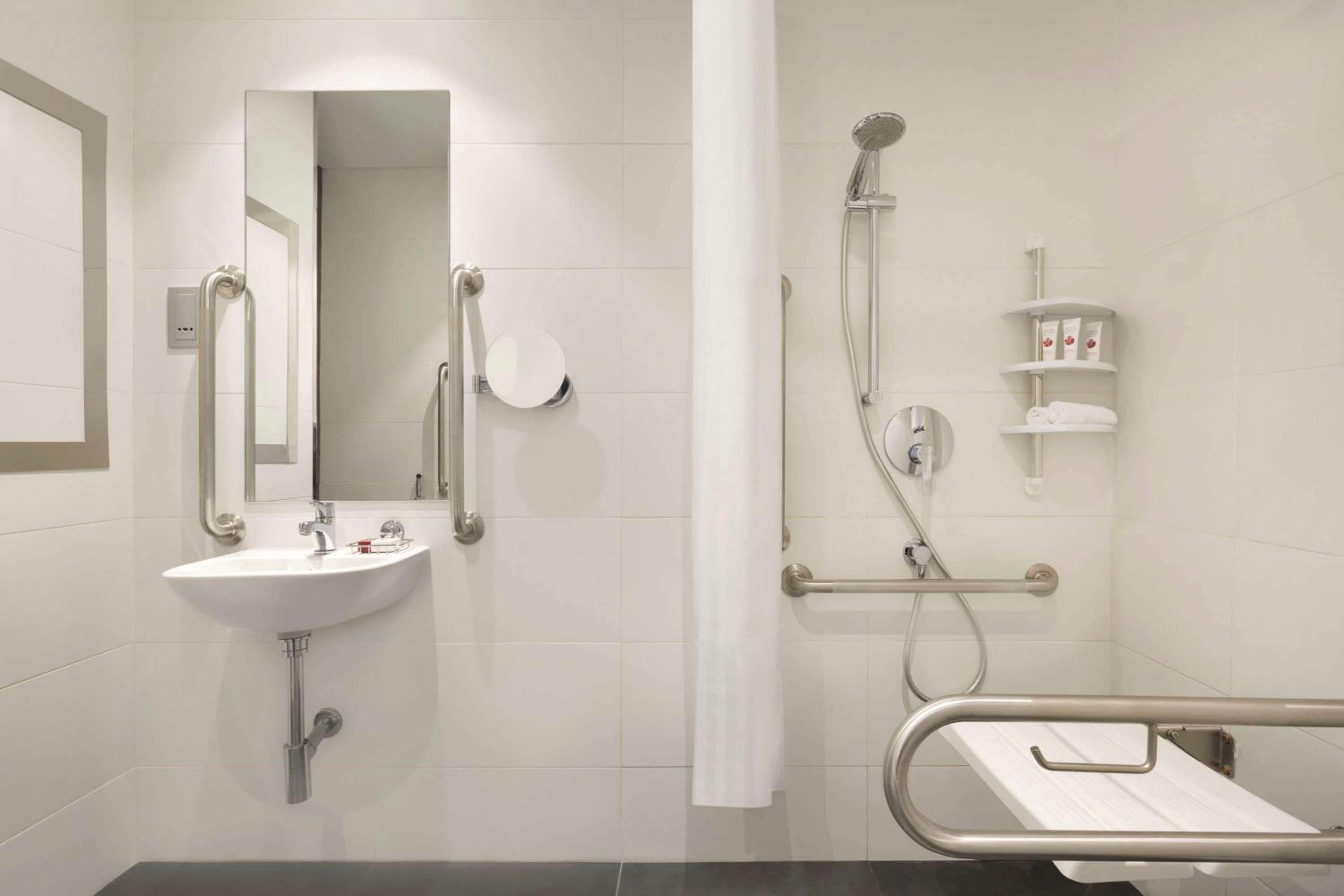 Room, Accessible, Tryp By Wyndham Dubai 4/4