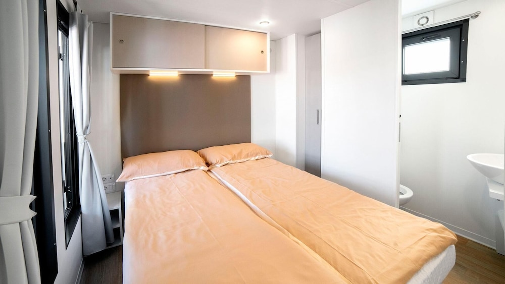 2 Bedrooms, Family, Bungalow, 1 Double and 1 Single Bed, Bunk Bed