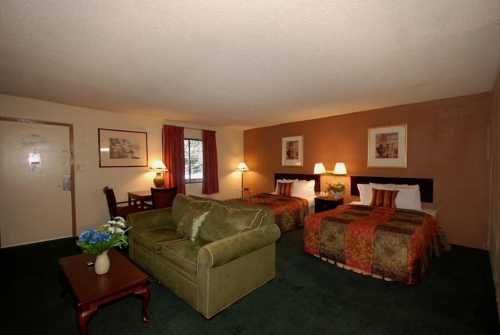 Country Hearth Inn & Suites Marietta 29/43