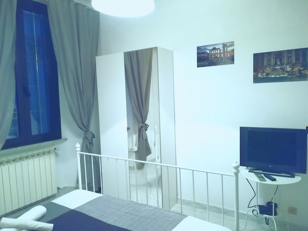 Rhome Sweet Rhome Suite 29/40