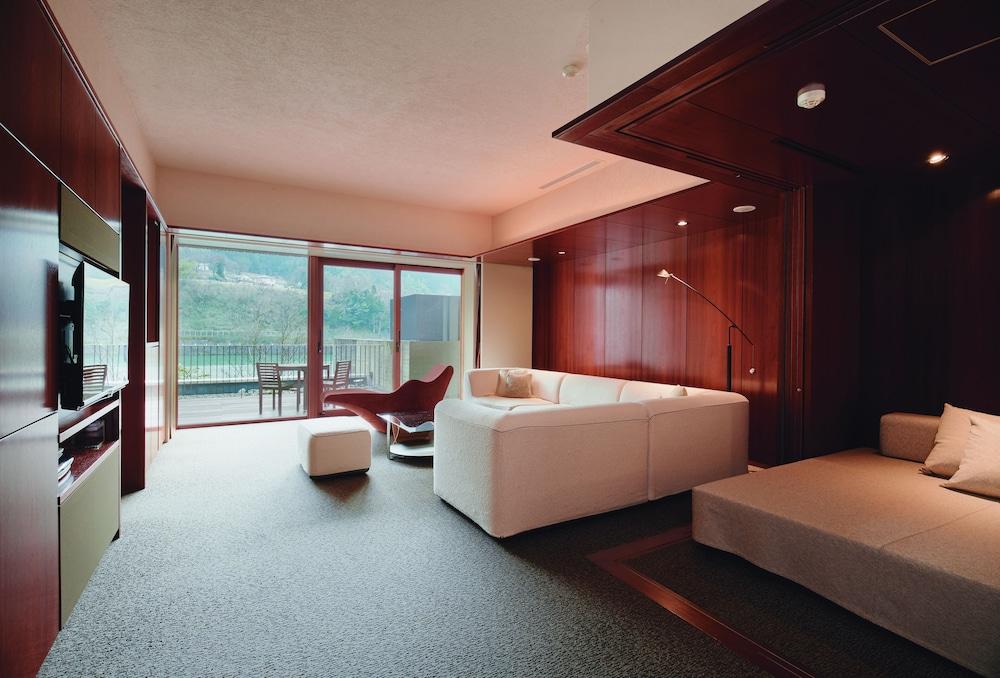 1 Bedroom, Deluxe, Suite, Twin Beds, Hot Spring Bath