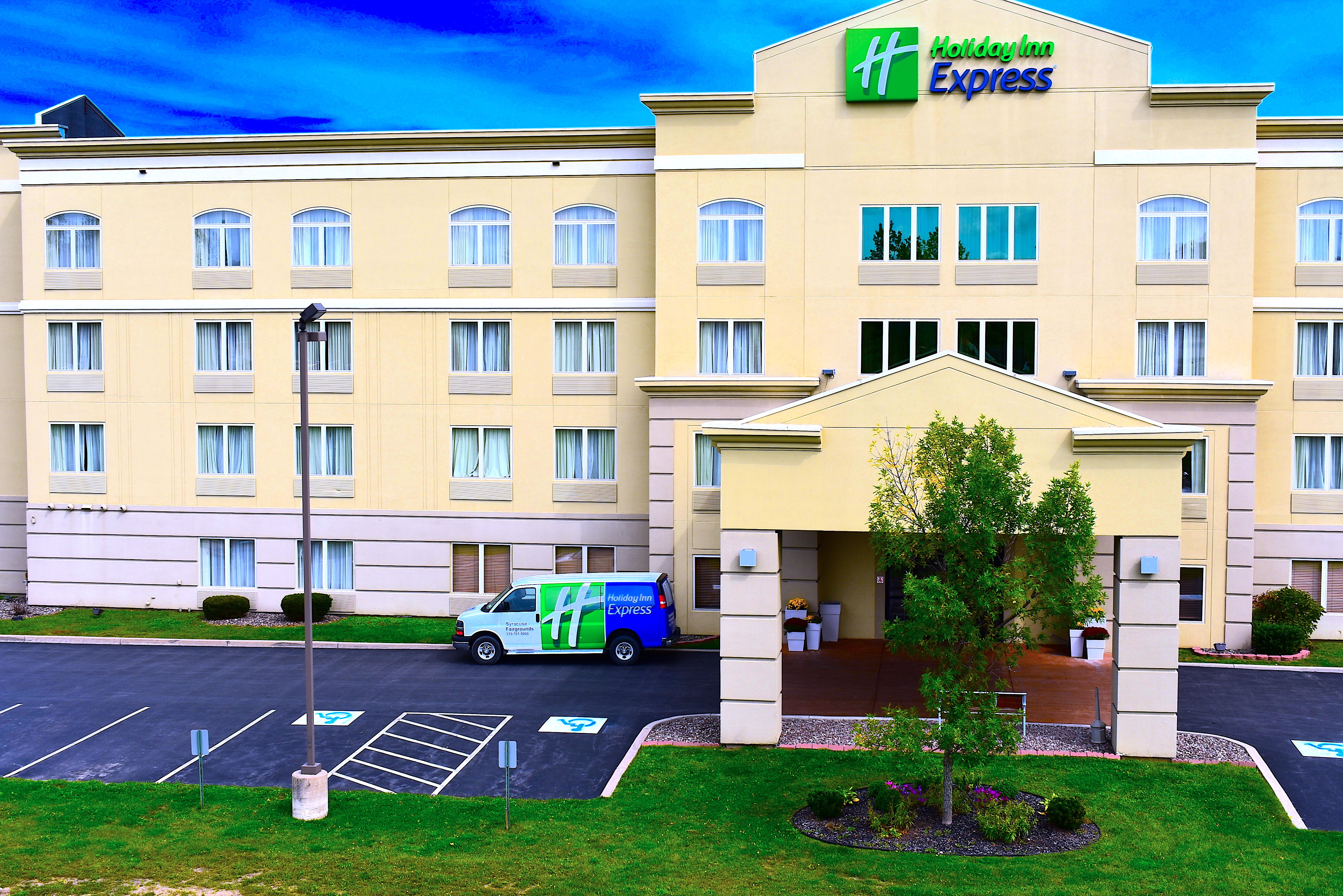 Holiday Inn Express Syracuse-Fairgrounds 70/75