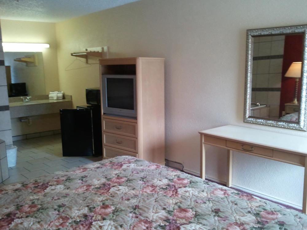 Motel6 Dallas, TX 20/59
