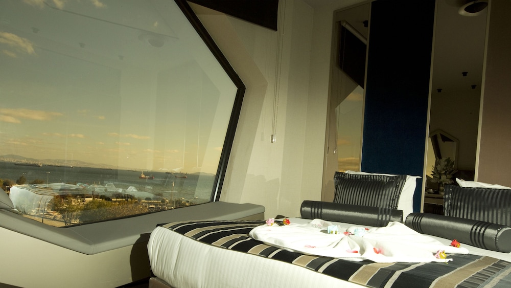 Rios Edition Hotel 66/67