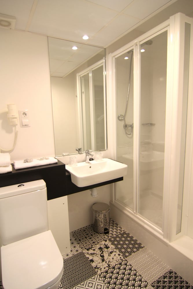 Hostal Aslyp 114 49/51