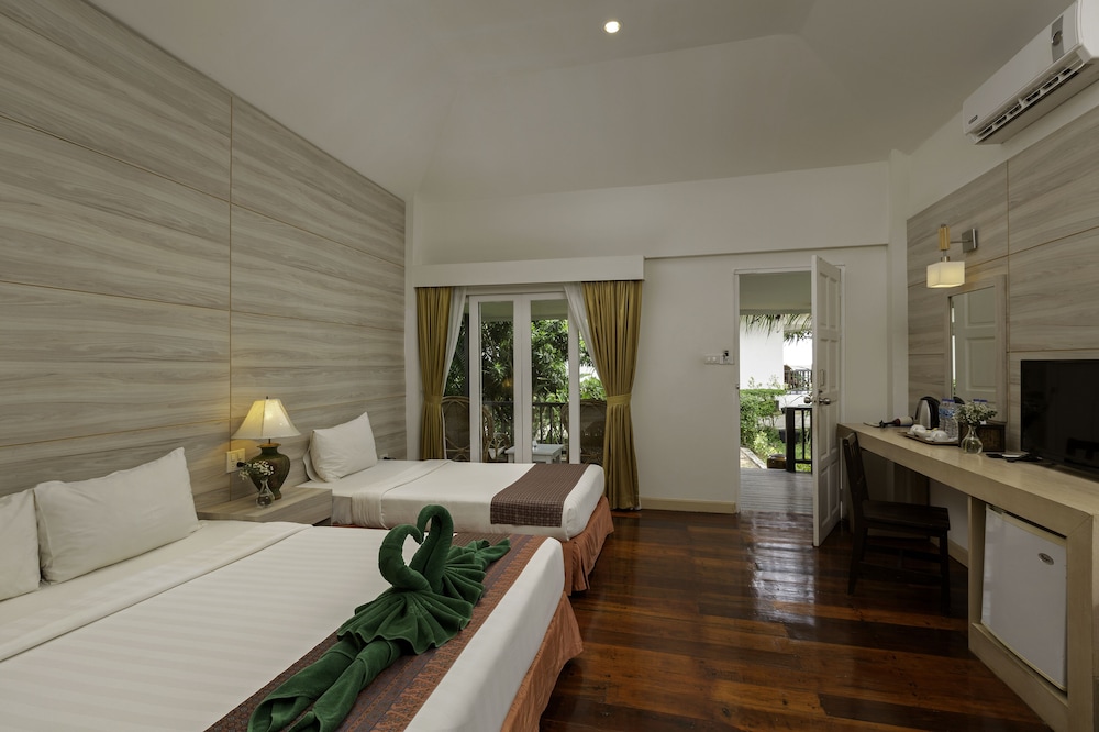 Nakara Long Beach Resort 18/50