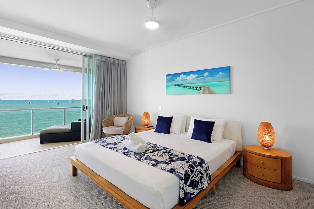 2 BEDROOMS, SUPERIOR, APARTMENT, WATER FRONT, 2 BATHROOMS