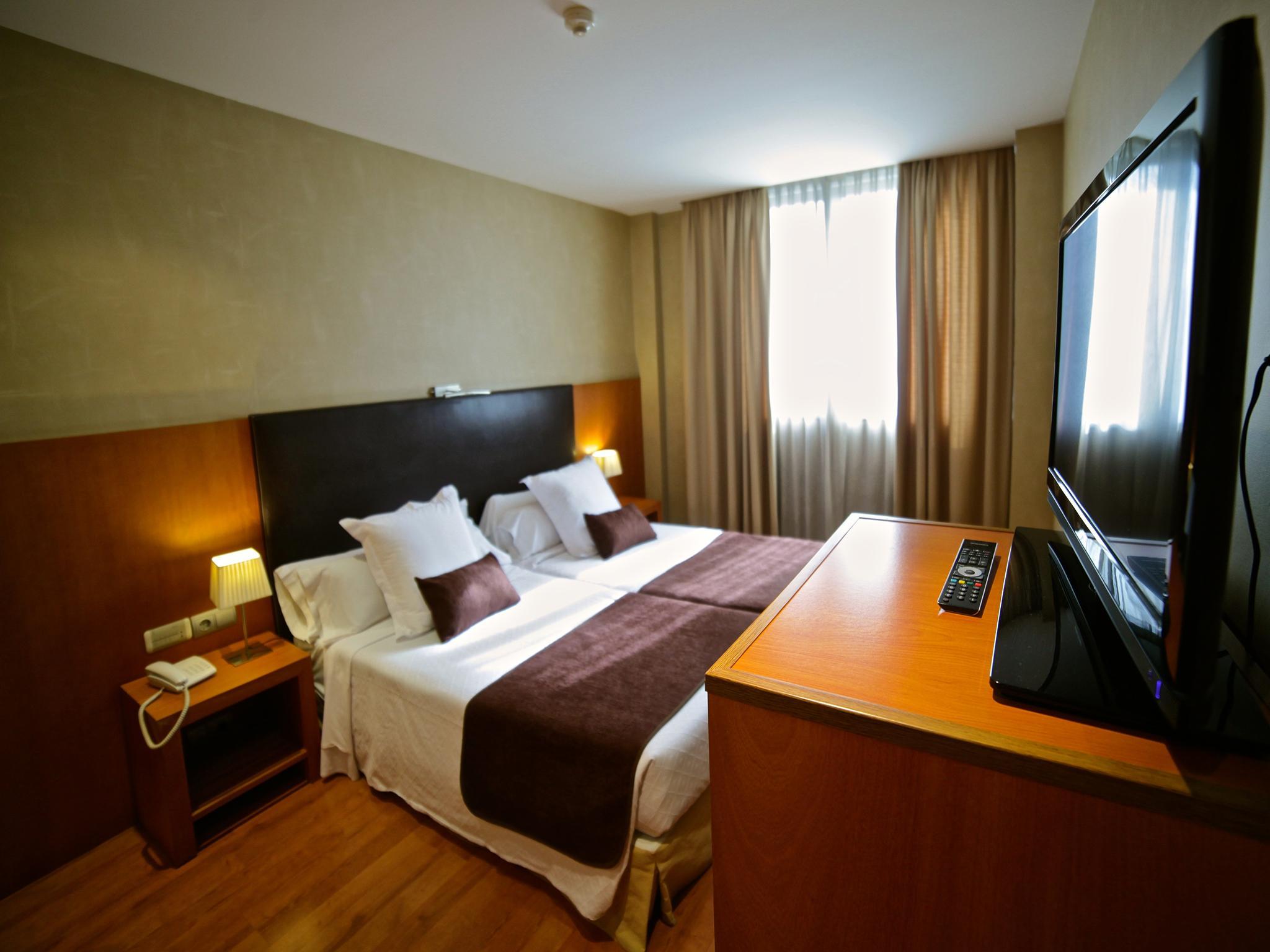 Room, Single, Double Bed