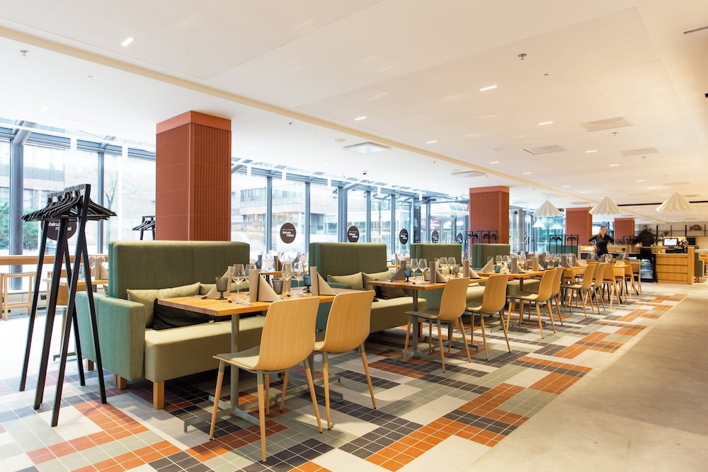 Holiday Inn Helsinki Expo Ex Holiday Inn Helsinki Exhibition Convention Centre 57/72