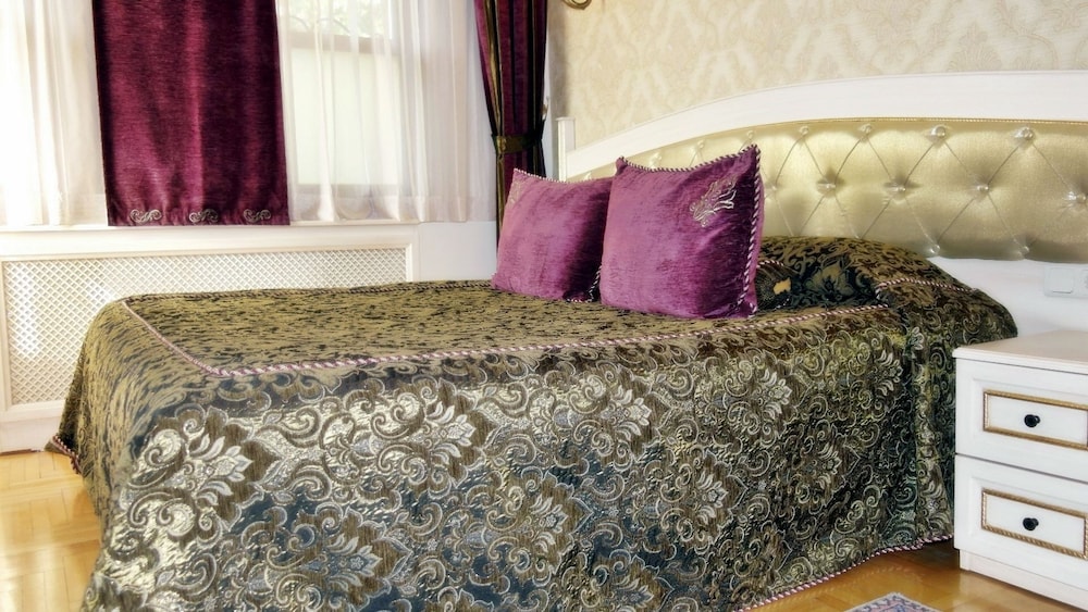 Turquhouse 28/70