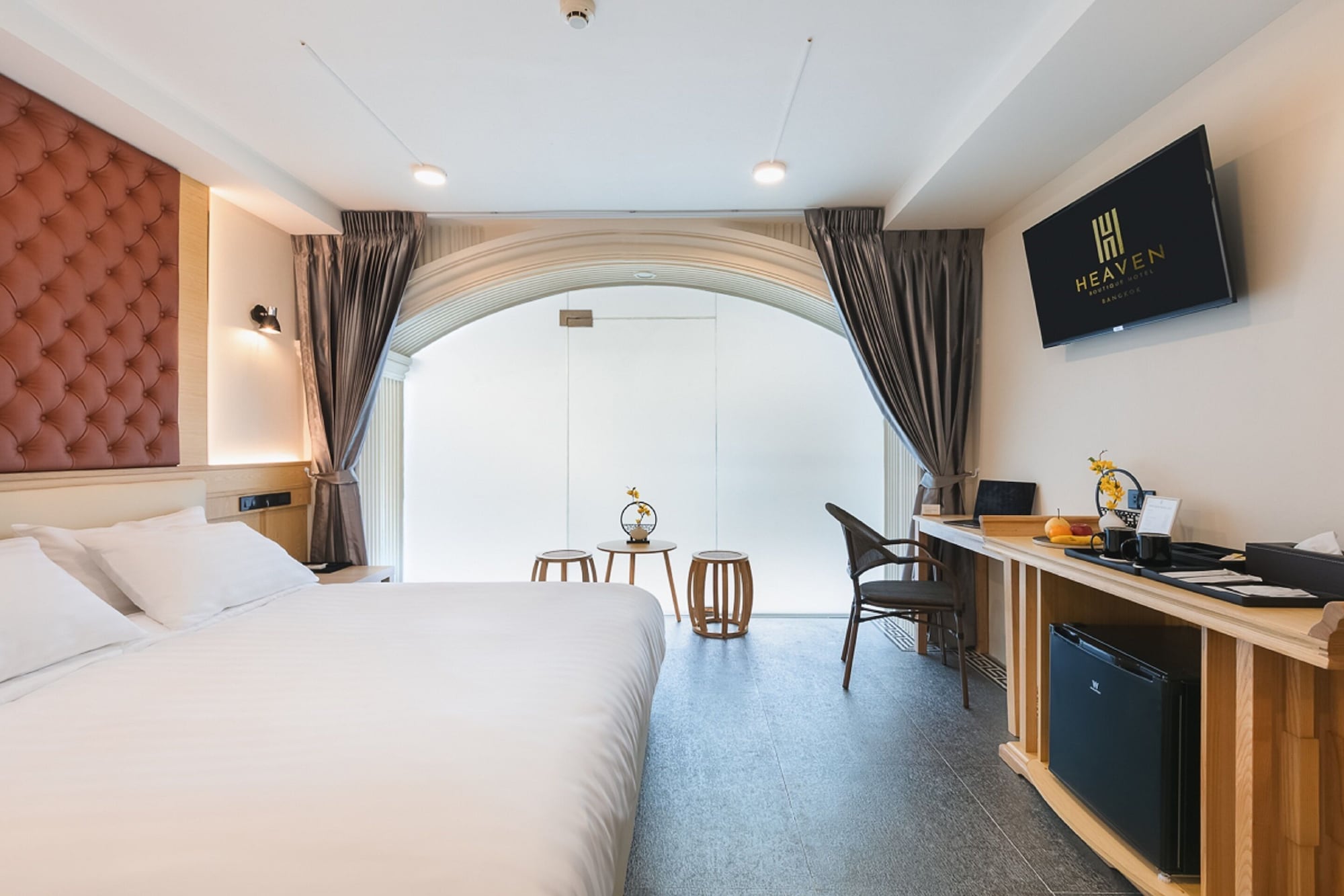 SUPERIOR, KING BED