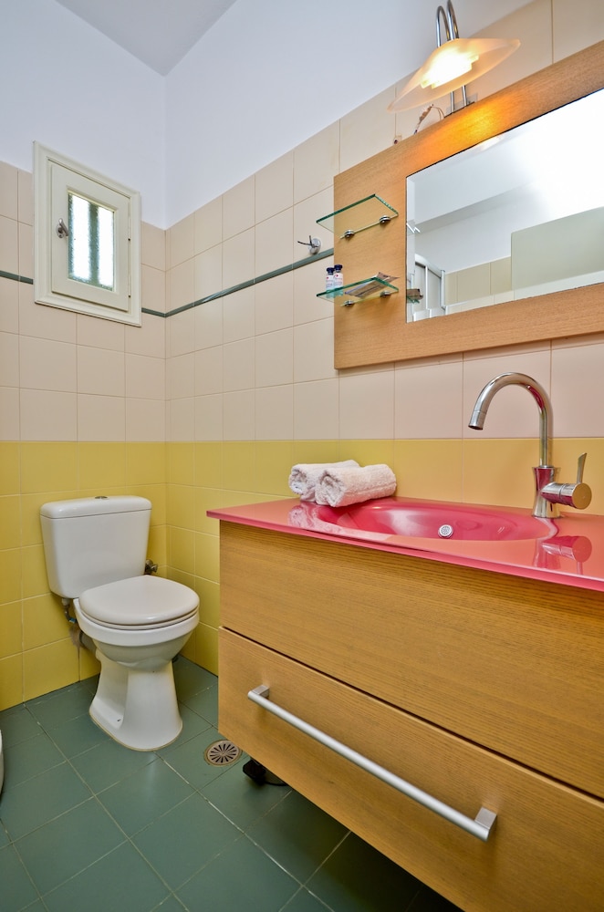 Ydreos Studios & Apartments 47/49