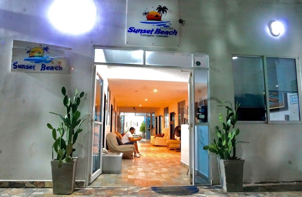 Hotel Sunset Beach 7/50