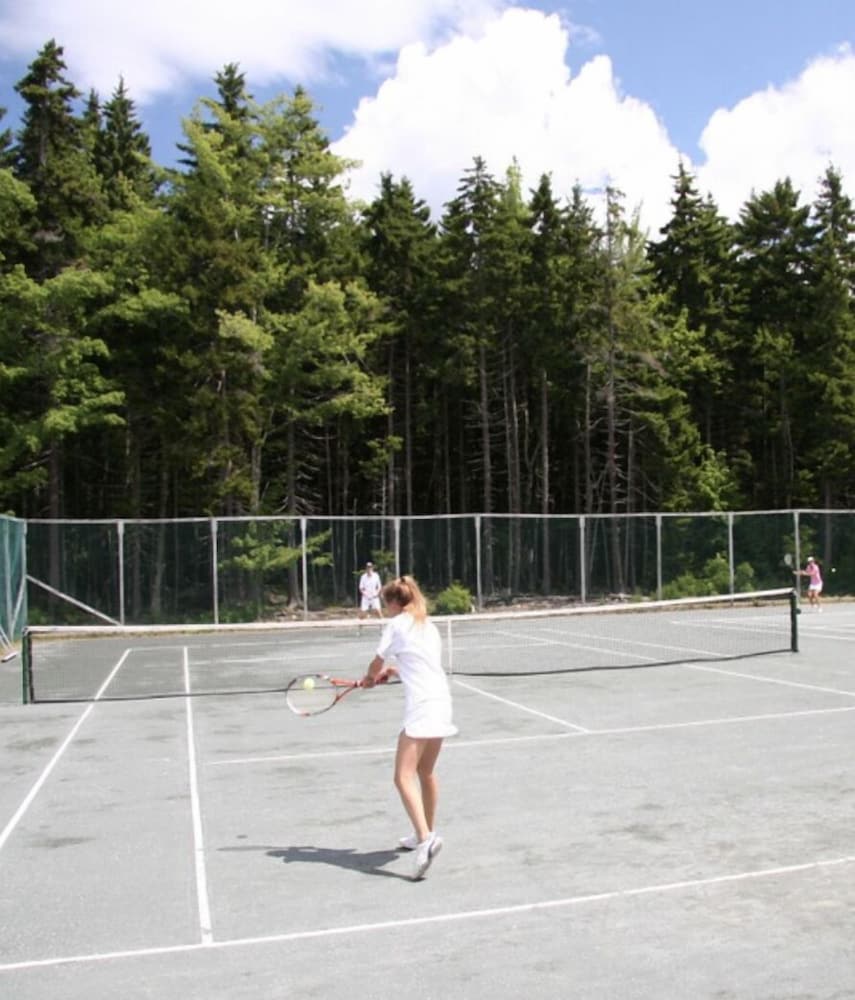 Spruce Point Inn Resort Spa 27/40