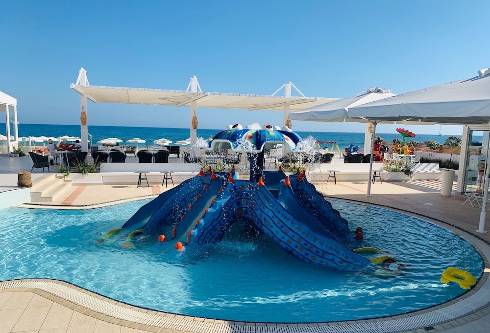 Dimitrios Village Beach Resort and Spa 38/50