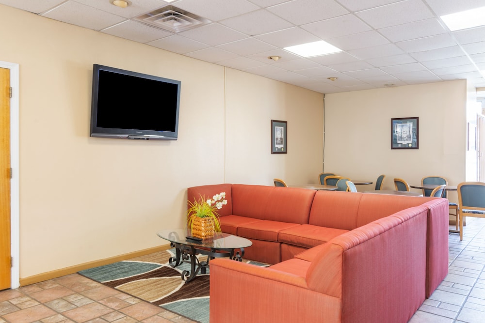 Travelers Place Inn & Suites 52/73