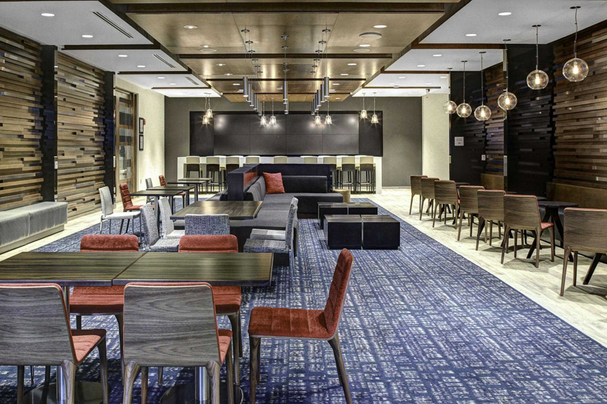 Hampton Inn Suites Richmond Downtown 34/53
