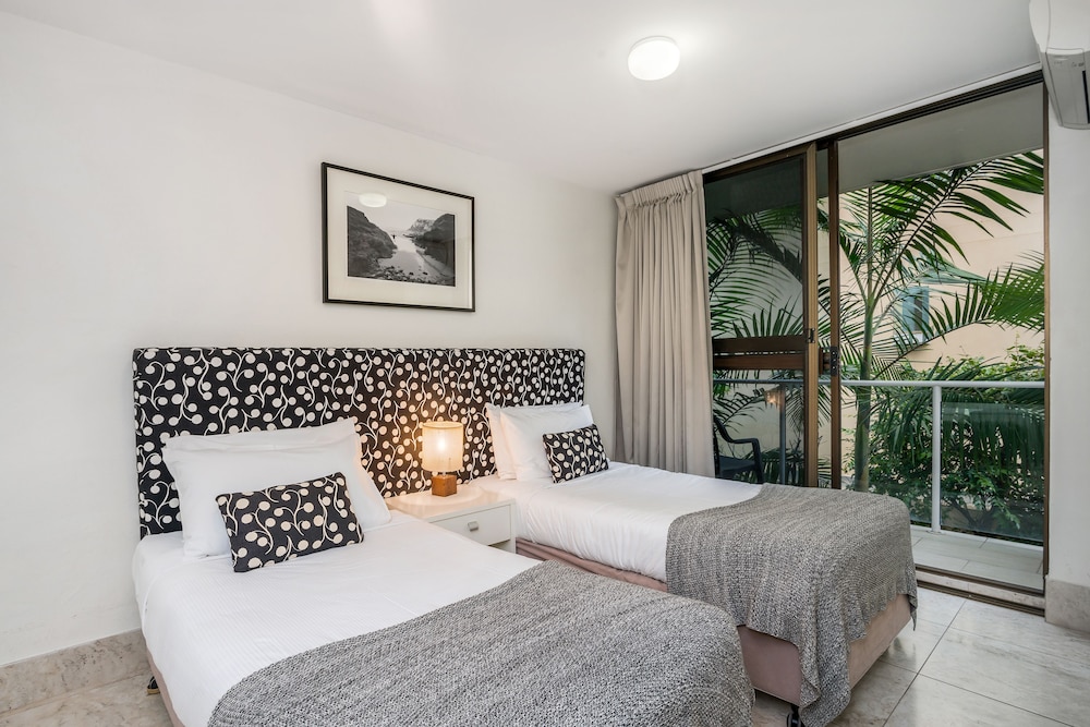 Bayview Beachfront Apartments 7/50