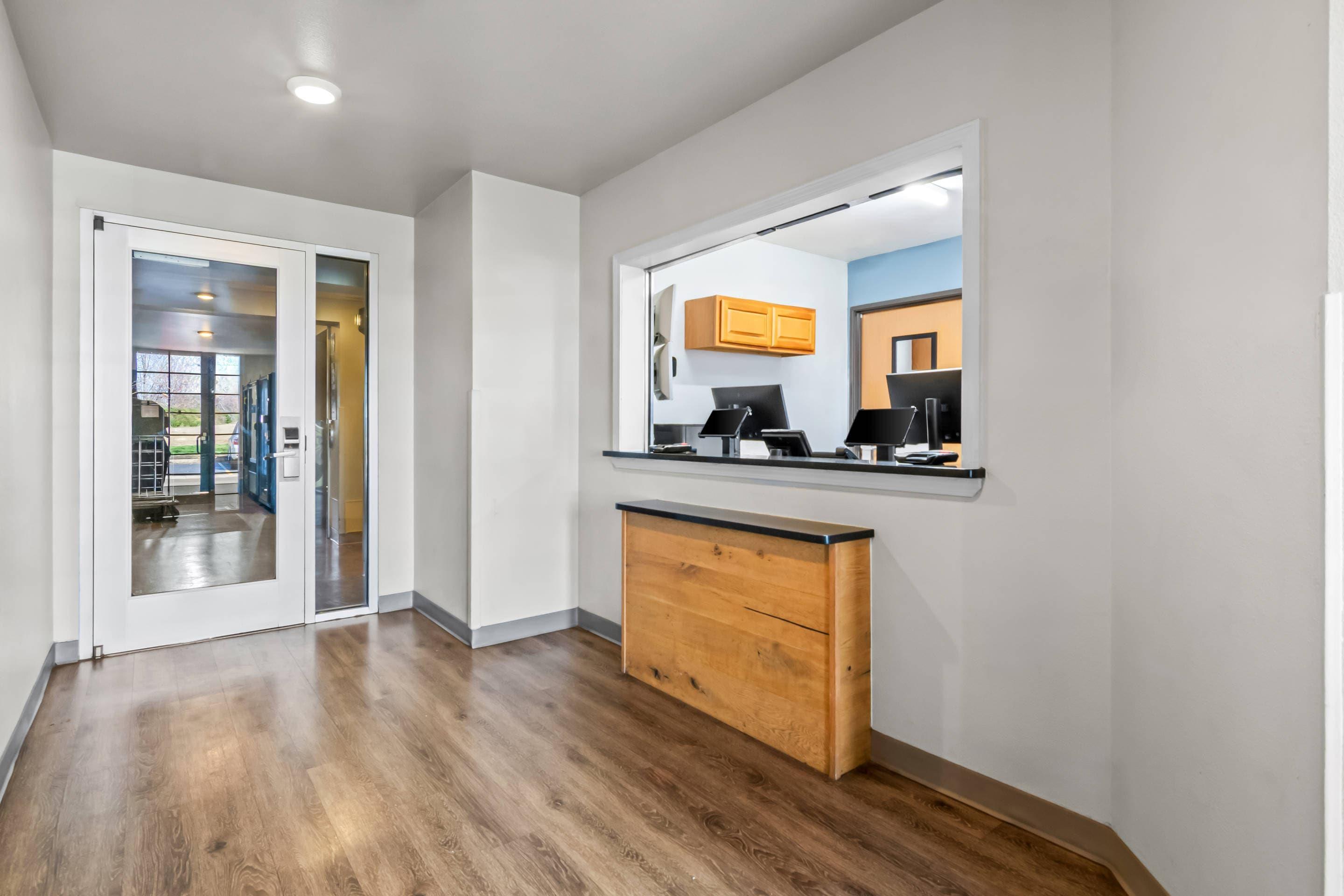 WoodSpring Suites Bentonville 8/38