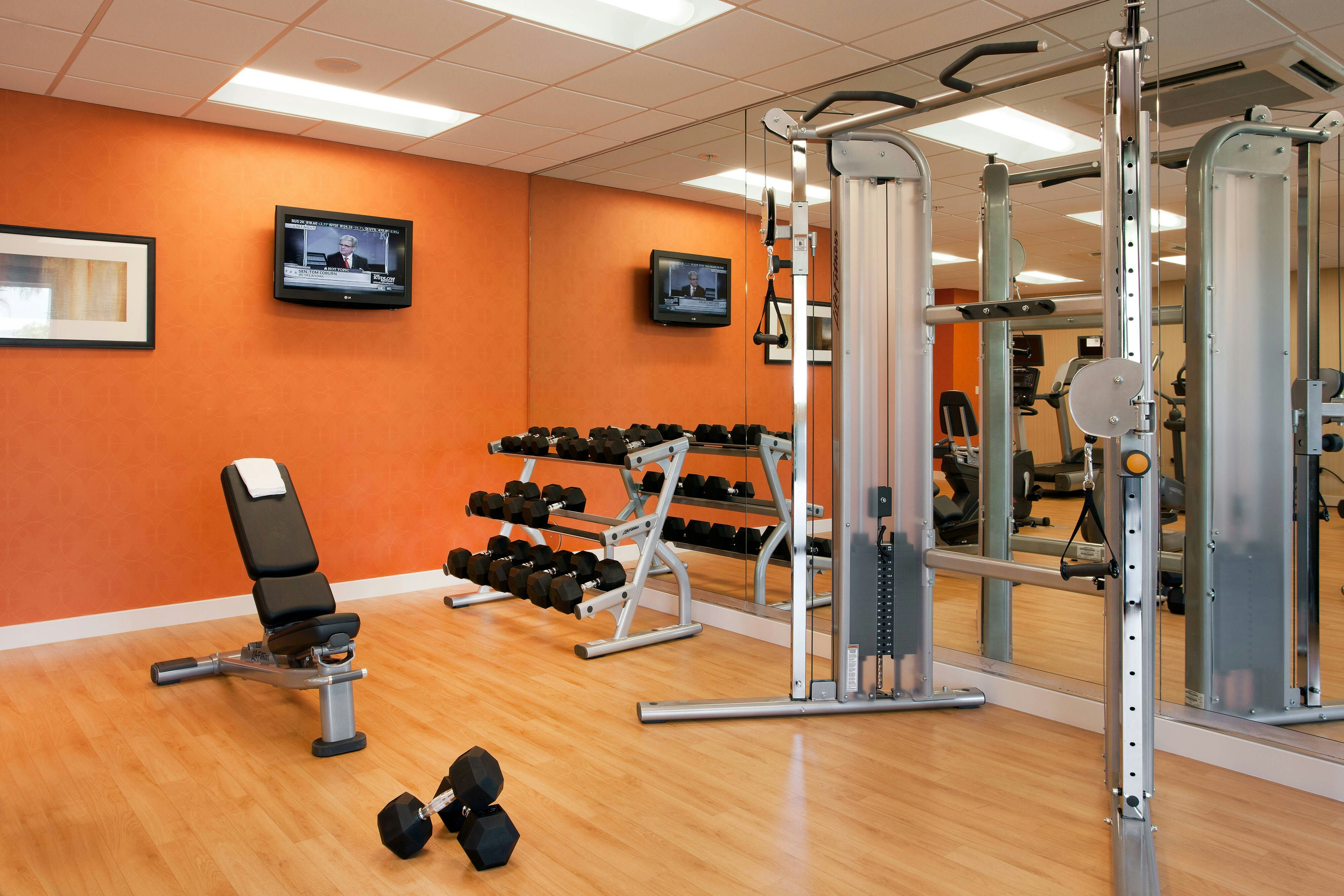 Courtyard By Marriott Oakland Airport 6/17