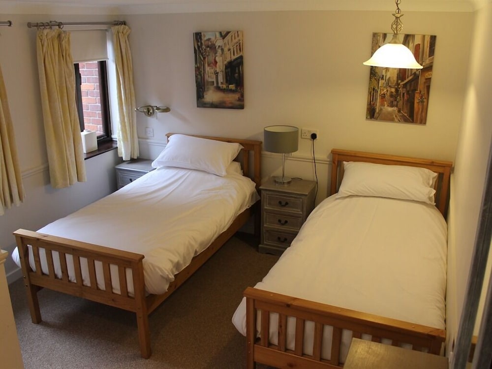 The Swan Motel 14/59