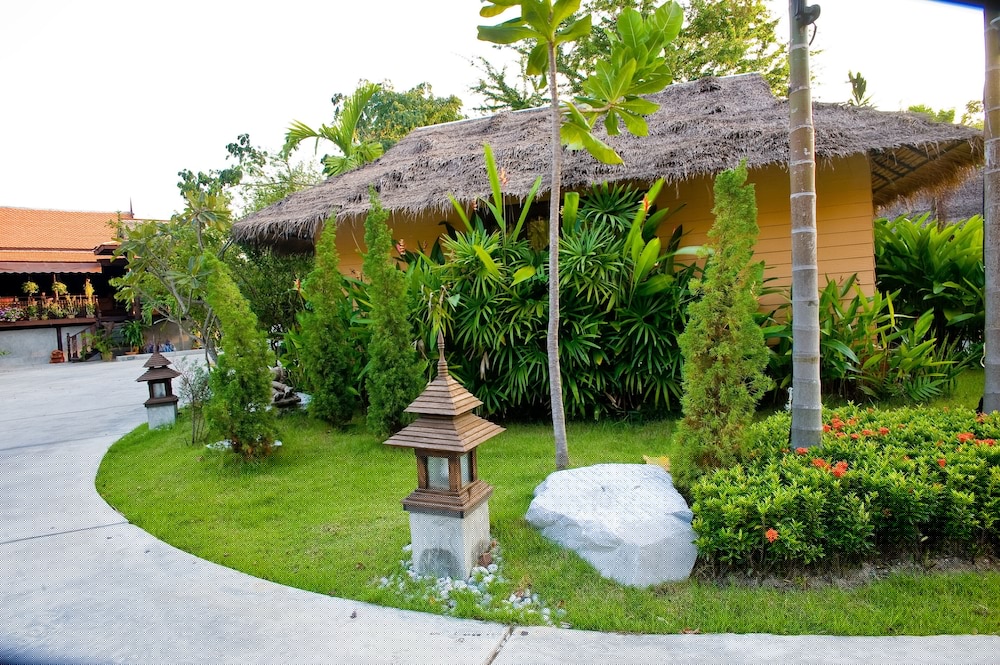 Inrawadee Resort 60/68