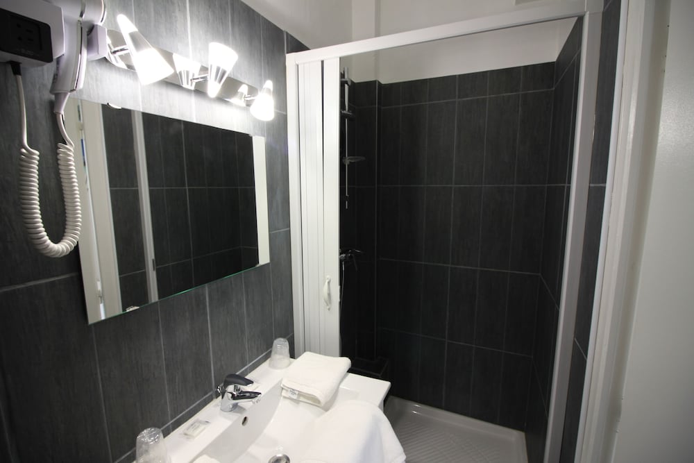 L Univers Hotel 39/41