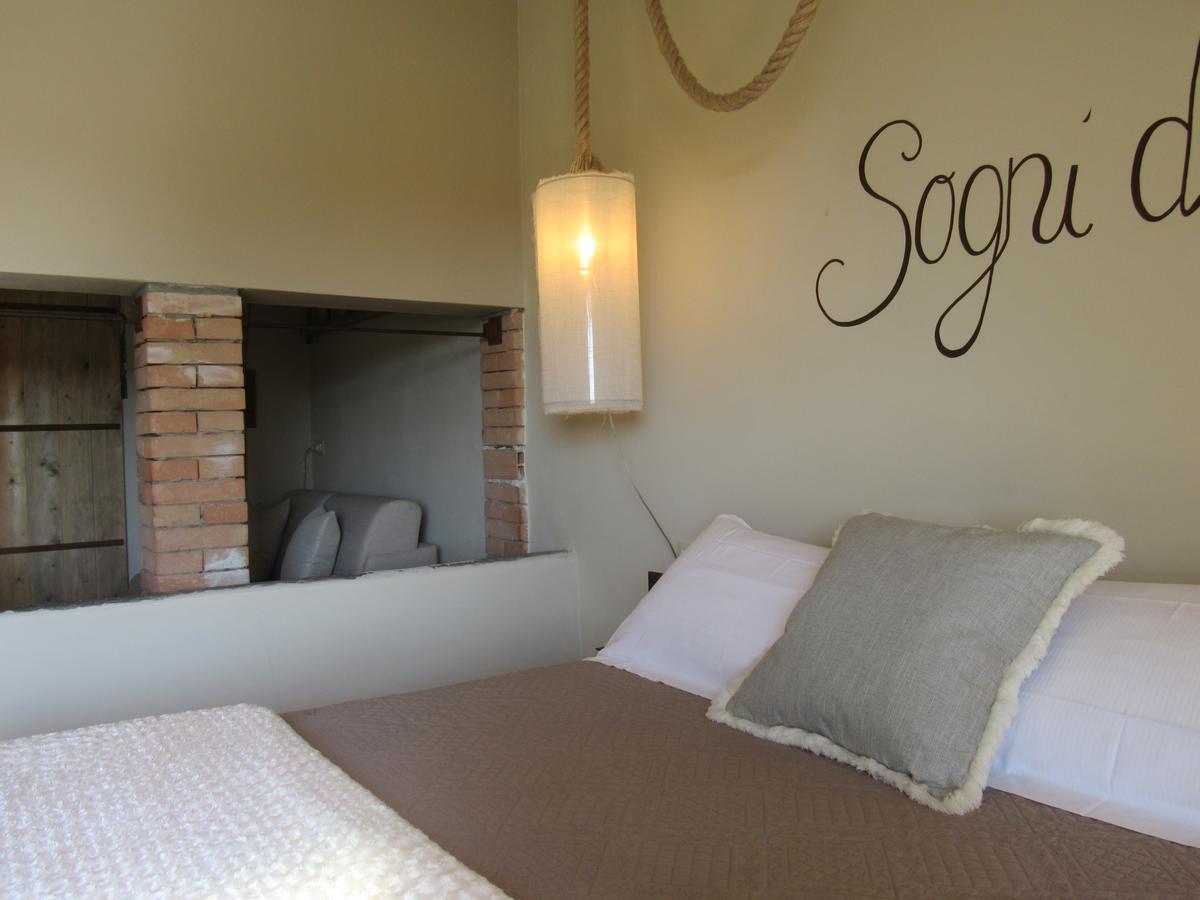 Room, Quadruple
