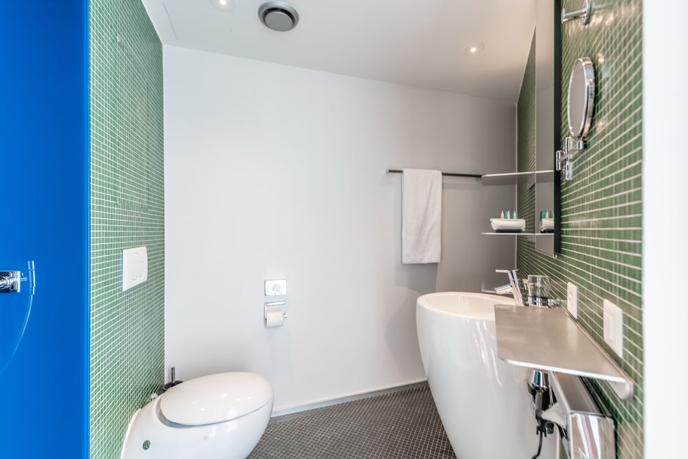 SEDARTIS SWISS QUALITY HOTEL 16/72