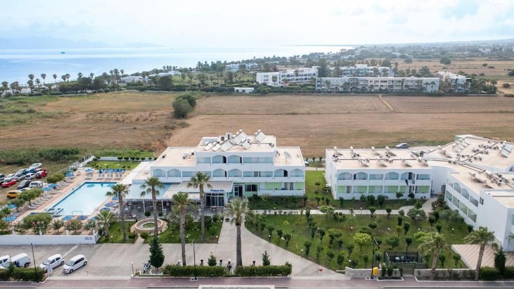 Tropical Sol in Tingaki