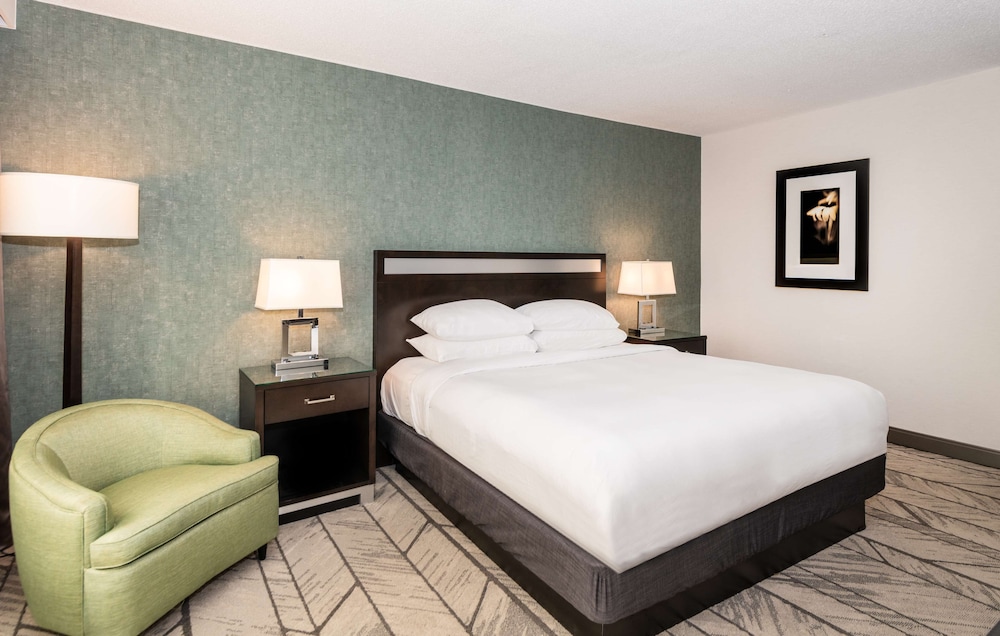 DoubleTree by Hilton Newark Penn Station 11/46