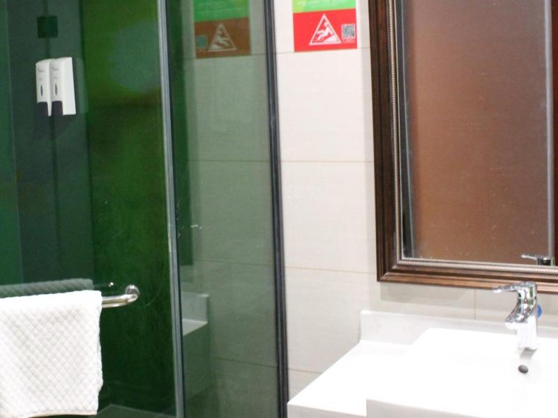 Vatica Hotel Fuyang Linquan Tenghui International City Branch 36/40