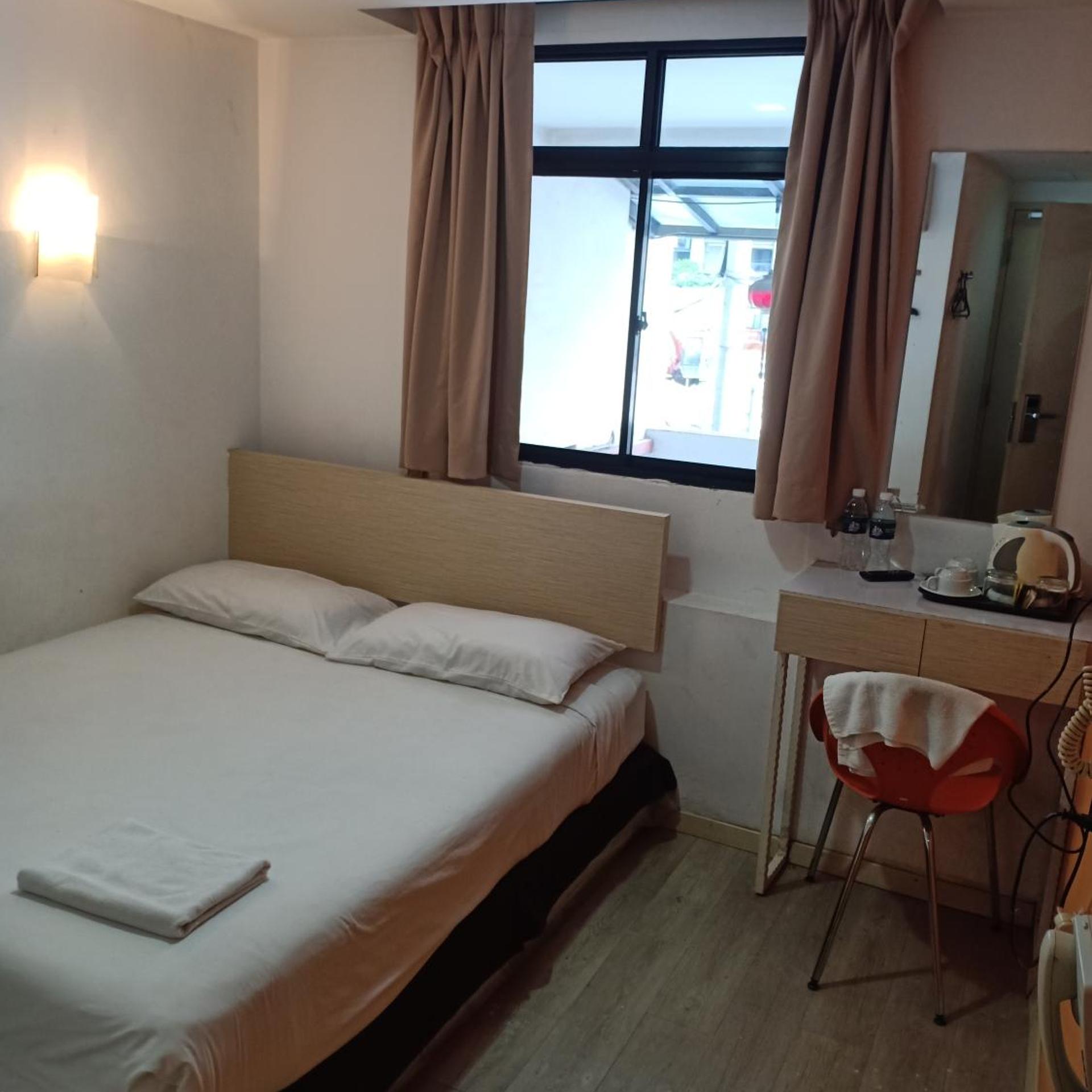 Deluxe, Queen Bed