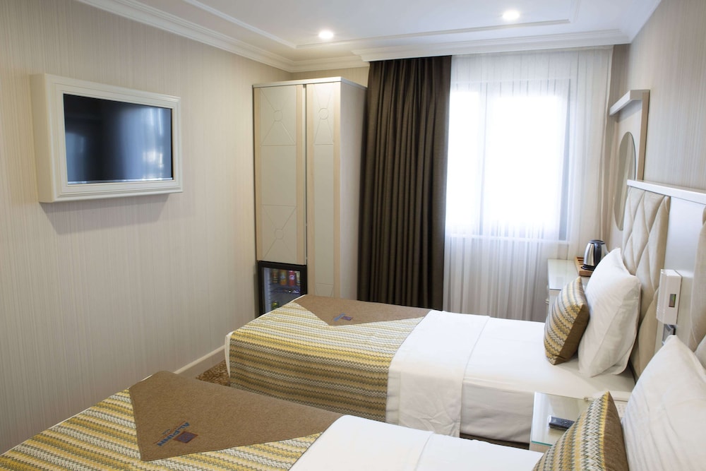 Alpinn Hotel DUE 10/31
