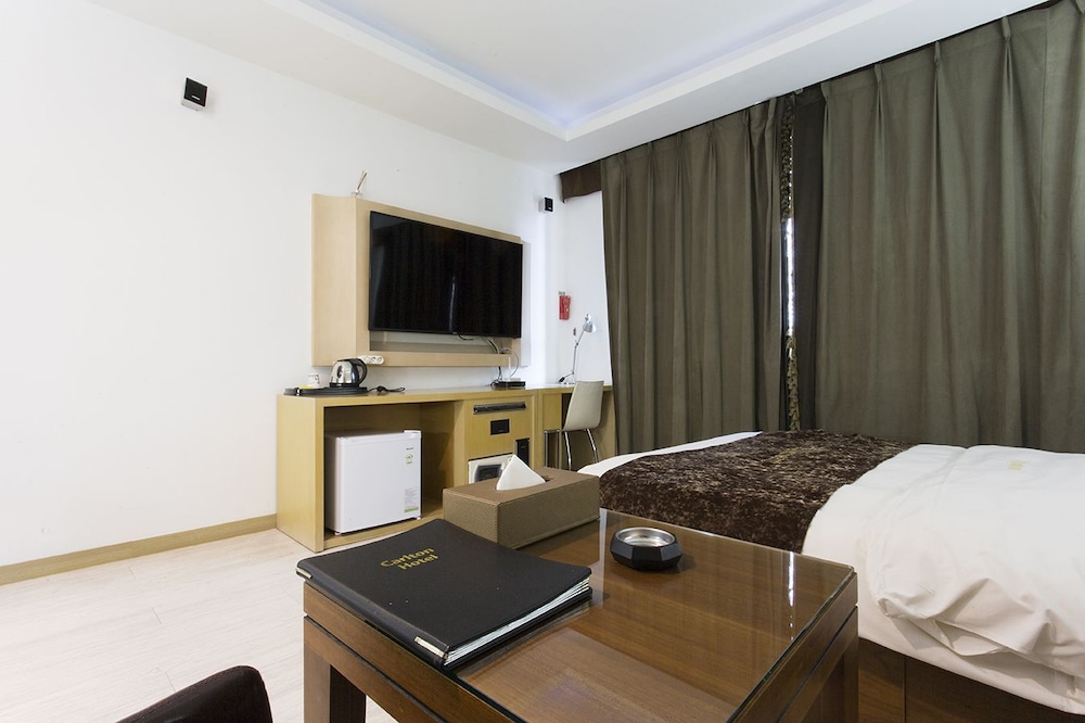 Carlton Hotel 44/62