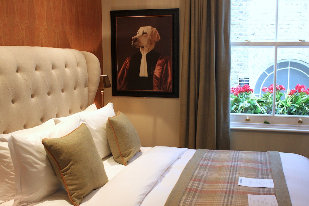 The Hayden Pub and Rooms 19/25