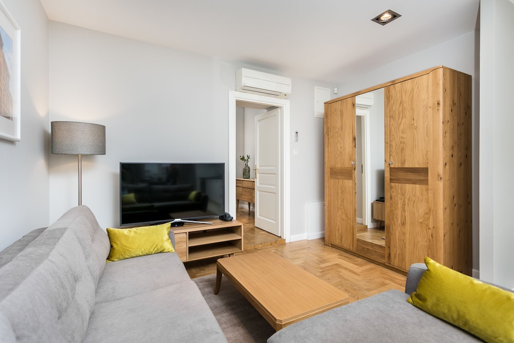 Venetian House Market Square Aparthotel 29/47
