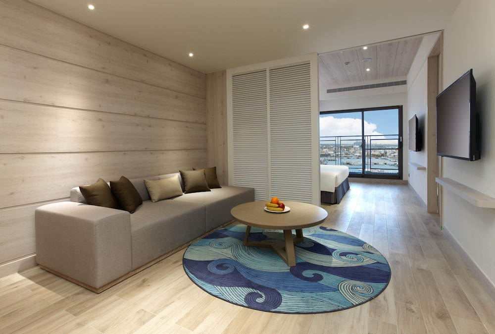 Discovery Hotel 44/65