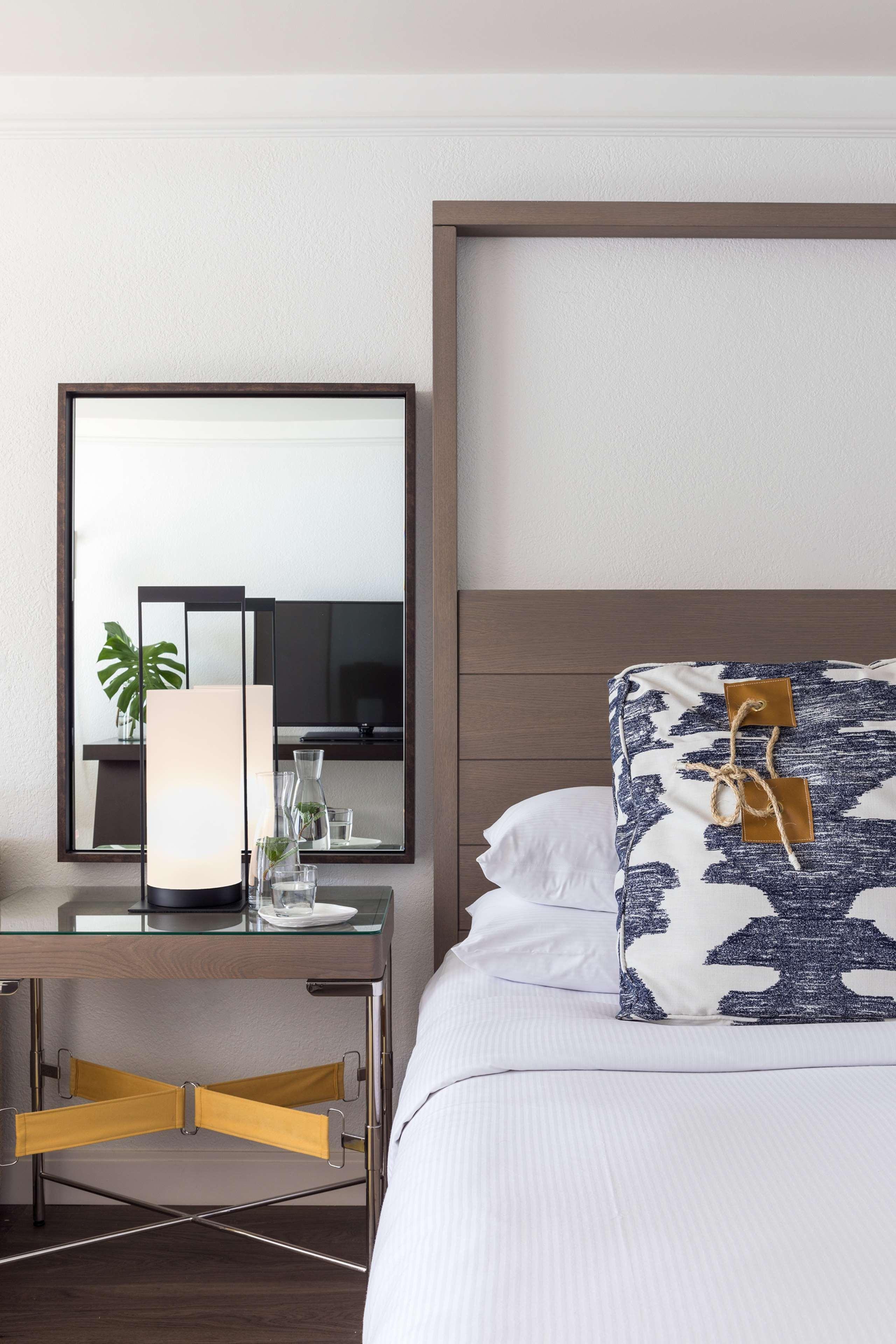 Premium, Suite, King Bed, Water Front, Coconut Wing