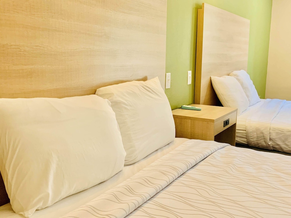 Weston Inn Suites 34/55