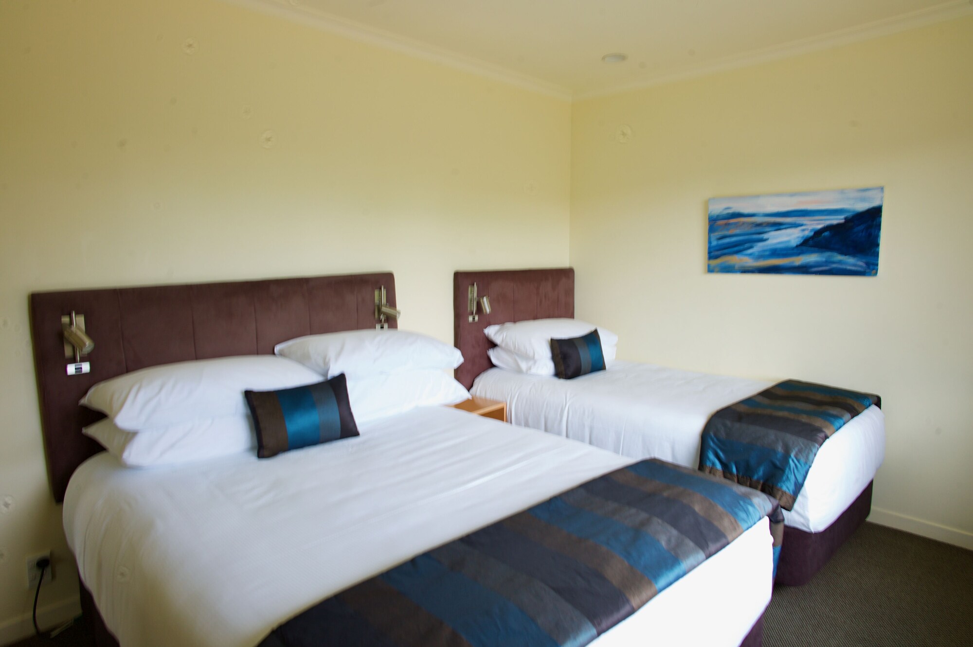 2 BEDROOMS, SUPERIOR, SUITE