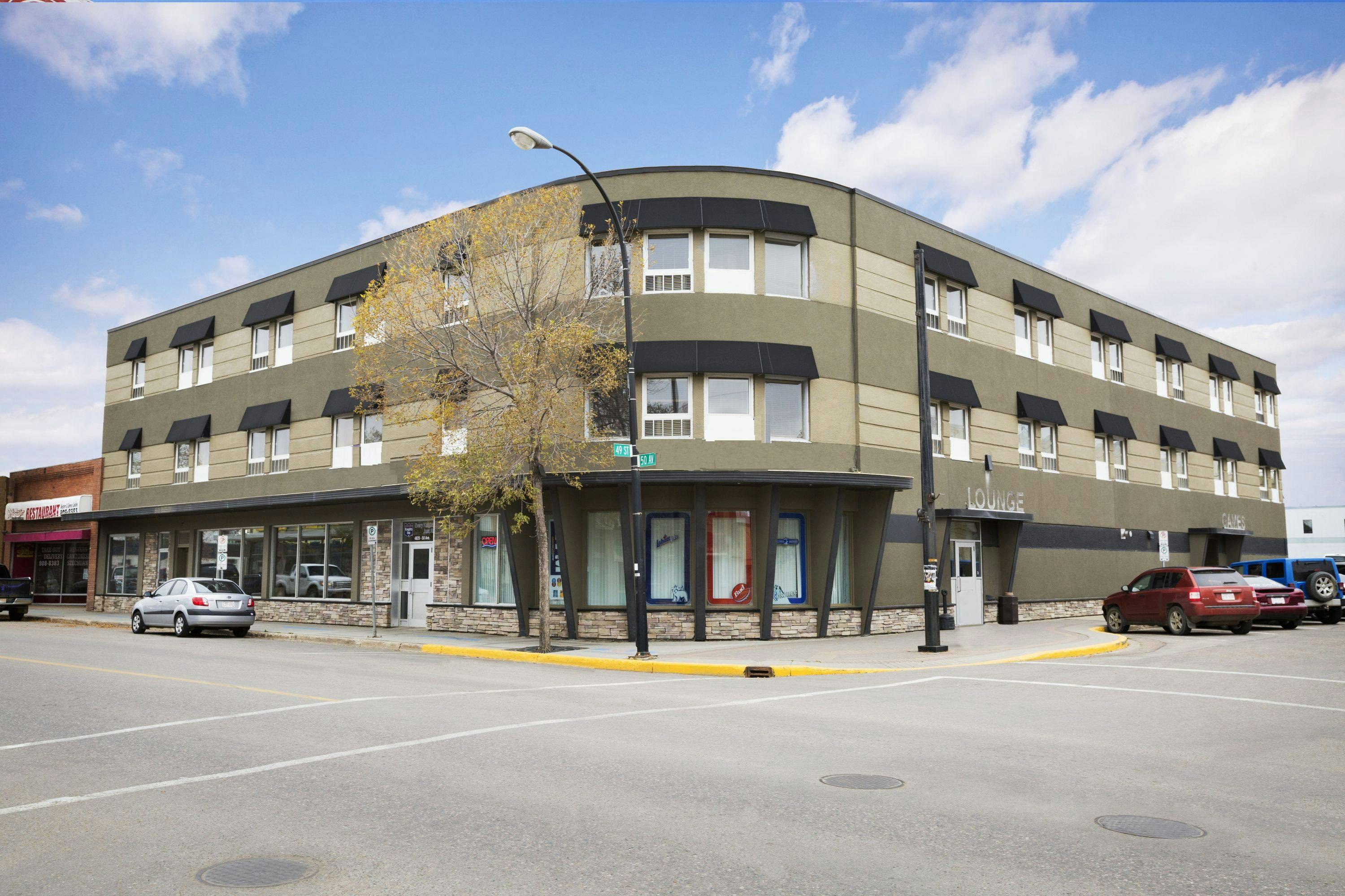 Central Suite Hotel Lloydminster 30/31