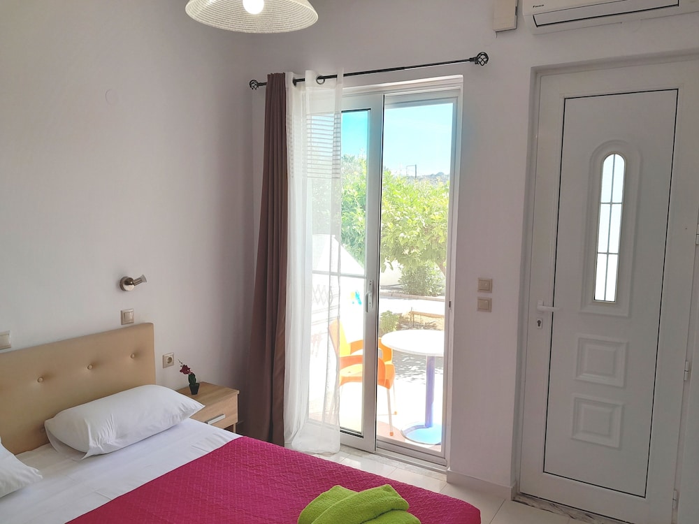 1 BEDROOM, APARTMENT, COURTYARD VIEW, TERRACE