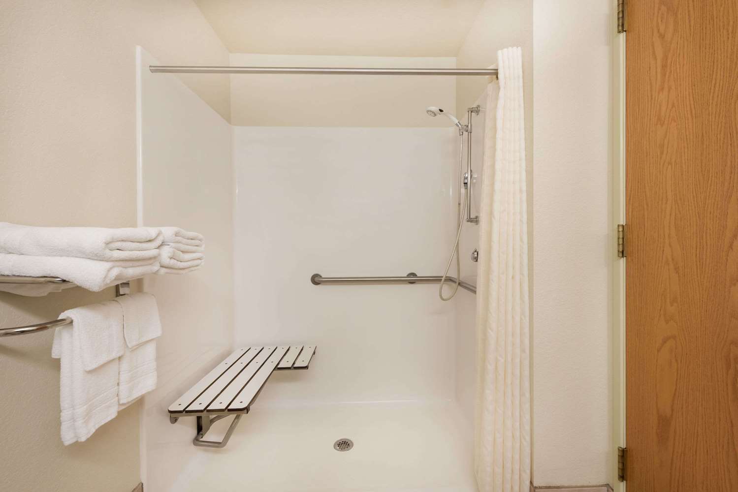 Microtel Inn and Suites by Wyndham Sainte Genevieve 25/25