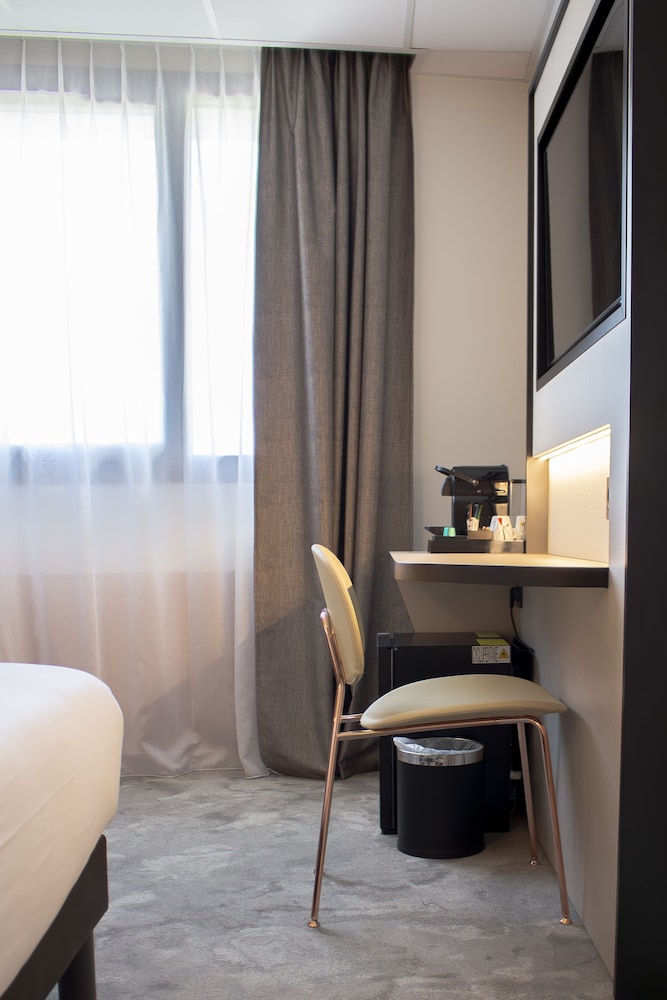 Brit Hotel Nantes La Beaujoire - L Amandine 36/62