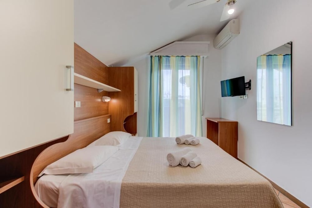 HOTEL CIMAROSA 7/52