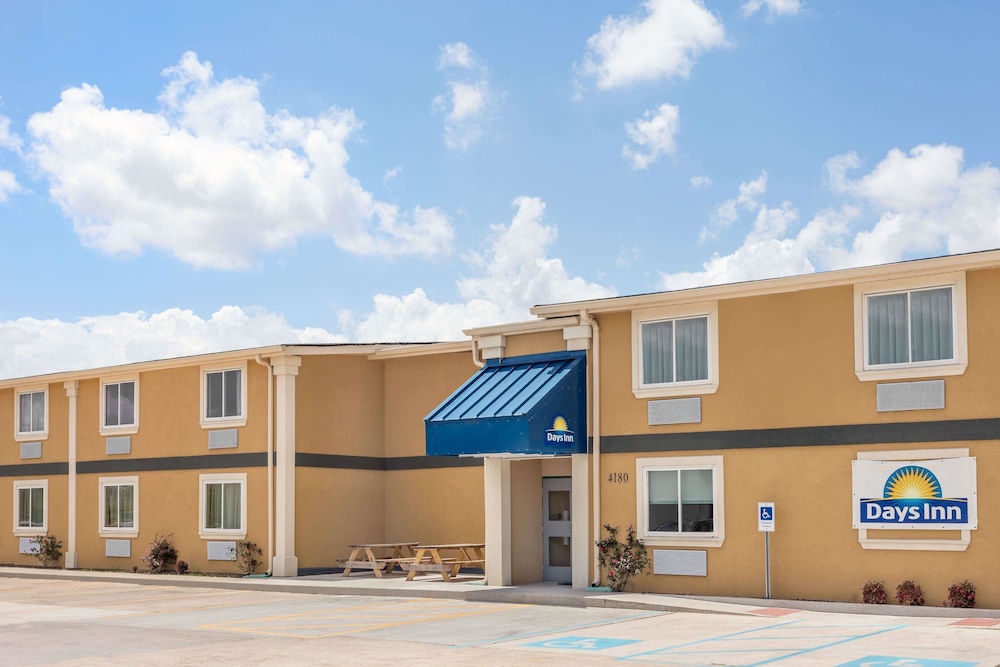 Days Inn by Wyndham New Orleans Pontchartrain 1/43