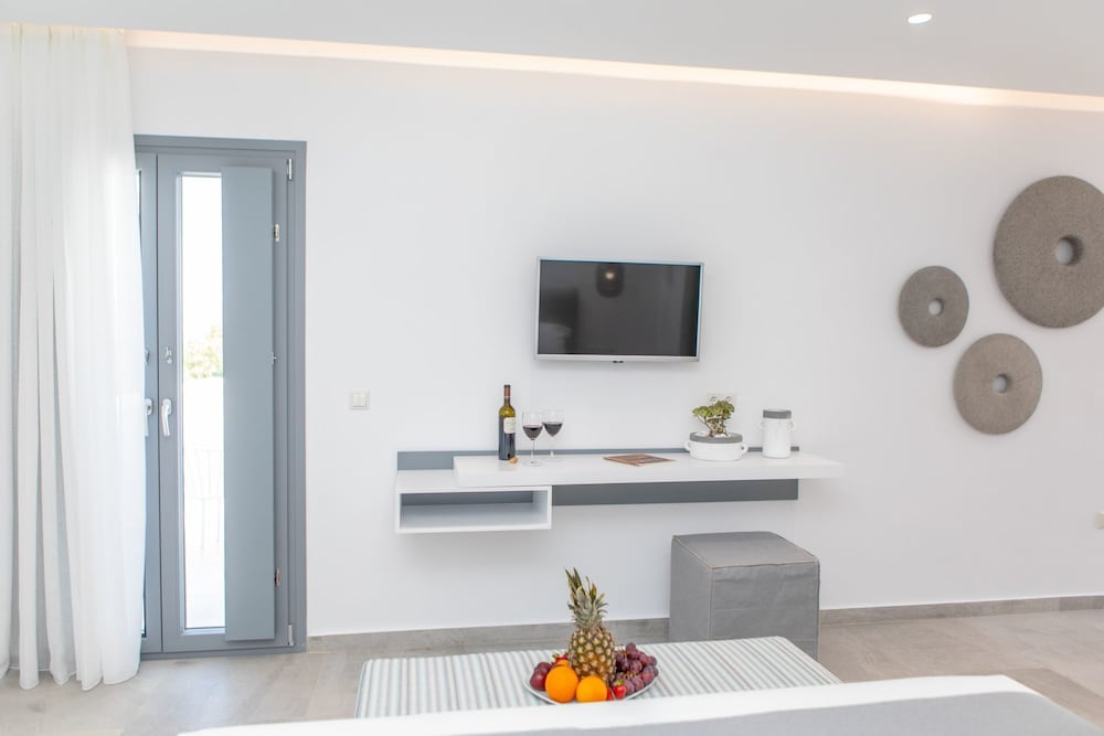 Crystal Mare Suites 13/33