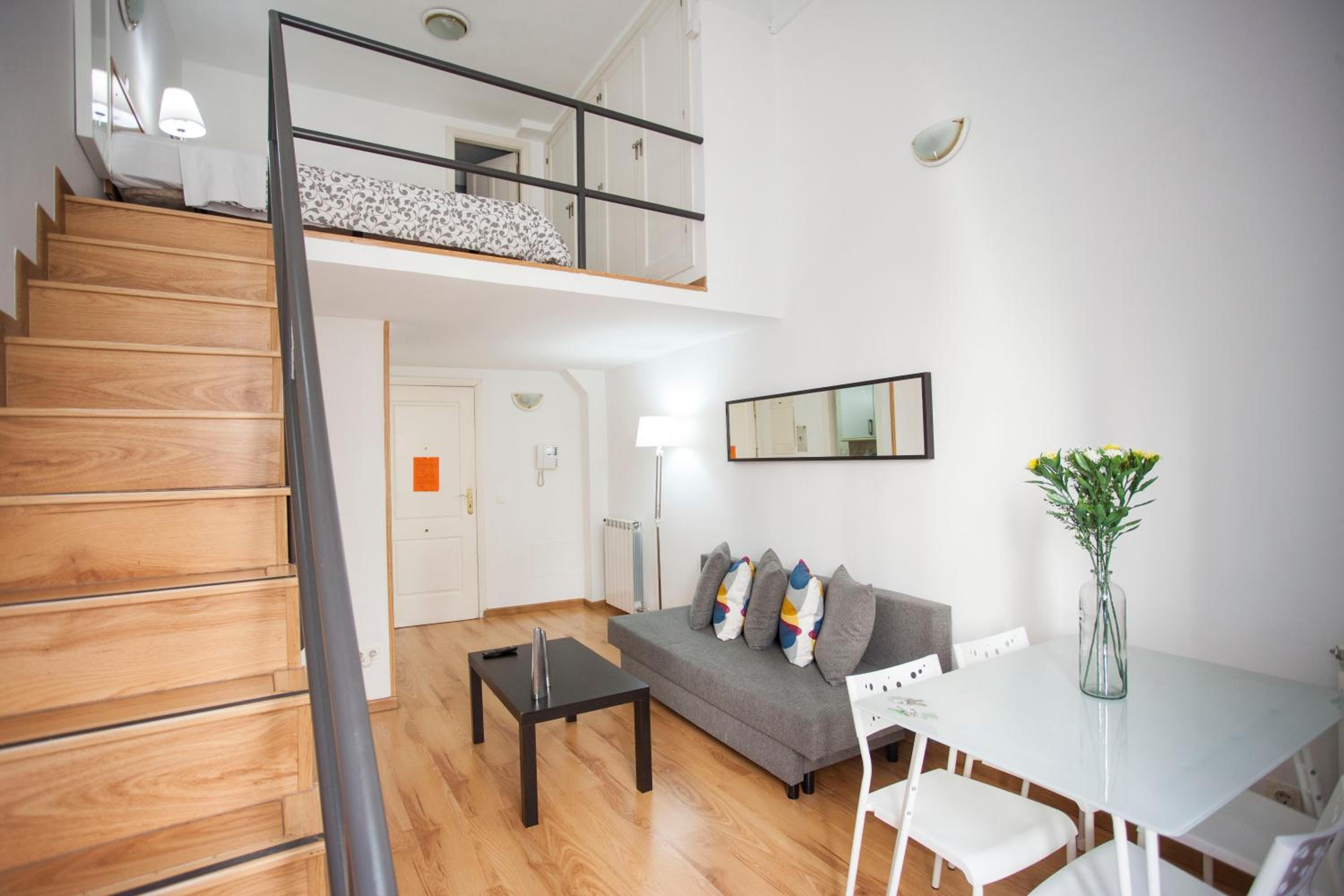 Apartamentos Fuencarral 50 81/100