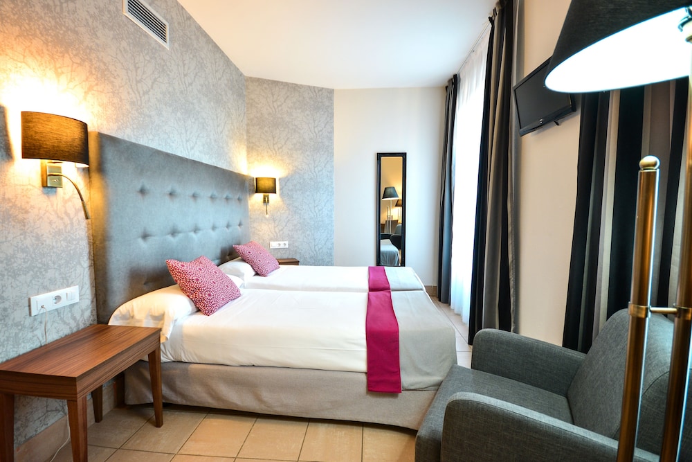 غرفة سوبيريور بسرير مزدوج، Hotel Oromana 2/6
